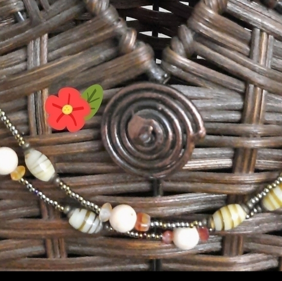 DAINTY long beaded necklace on chain neutrals with light colors & gold chain EUC - Picture 2 of 4